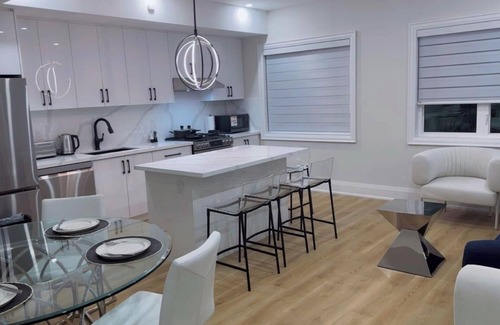 Dovercourt Park Apartment | The Toronto Vibe – Unforgettable