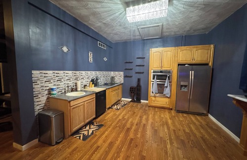 Keyser Apartment | “The Train Station” - A modern open space B&B with a western vibe. Must see!