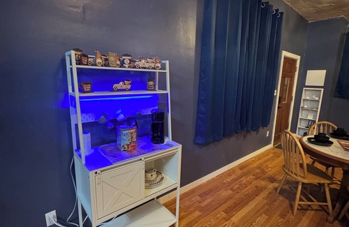 Keyser Apartment | “The Train Station” - A modern open space B&B with a western vibe. Must see!