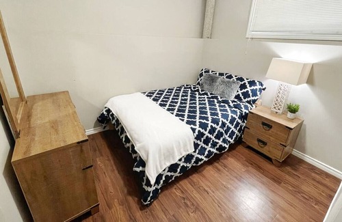 Fort McMurray Apartment | The Travellers Den - Clean & Cozy 2 Bed Suite