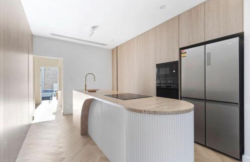 Pyrmont House | The Travertine Terrace - Pyrmont