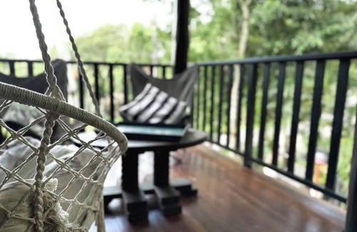 Smithfield House | The Treehouse | Rainforest Home w/Pool