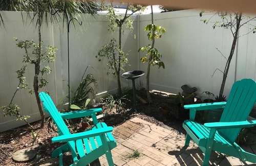 St. Petersburg - Clearwater Apartment | The Treehouse