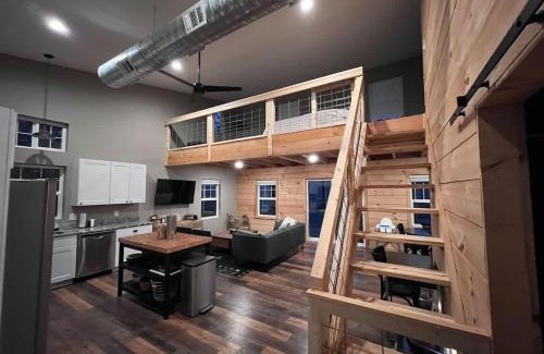Logan House | The Treetop Retreat – Family Getaway in Scenic Hocking Hills