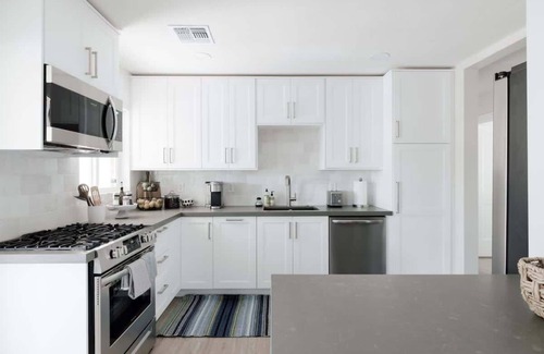 Alhambra House | The Trendy Tricycle | Stylish 4BR in Central Phx