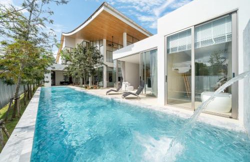 Bang Tao Villa | The Trinity new modern 5BR villa with 20M Pool