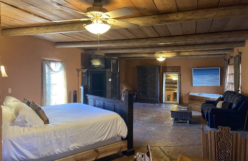 Fredericksburg Bed & Breakfast | The Trois Estate at Enchanted Rock