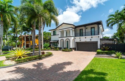 Ludlam Villa | The tropical paradise villa