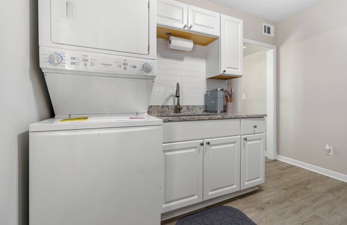 Mobile Apartment | The Tulip in Midtown
