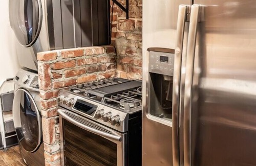 Maple Ridge Apartment | The Tulsa Edge | Modern Design, Downtown Proximity
