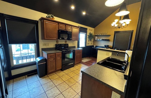 Wilmington House | The Tuscan- 1.3 miles from World Equestrian Center.Beautiful country setting!