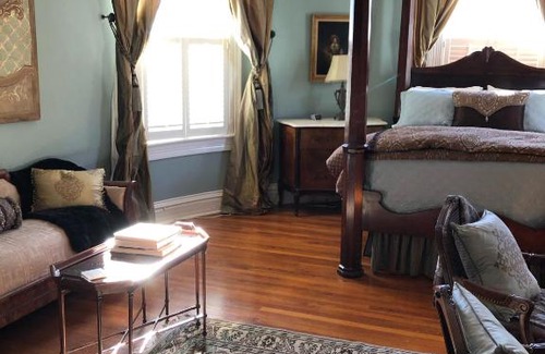Covington Hotel | The Twelve Oaks Bed & Breakfast