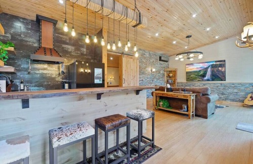 Sandy House | The Two Cottonwood Ski Cabins