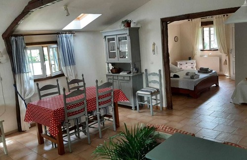 Saint-Leon-sur-l'Isle Cottage | The Two Magnolias