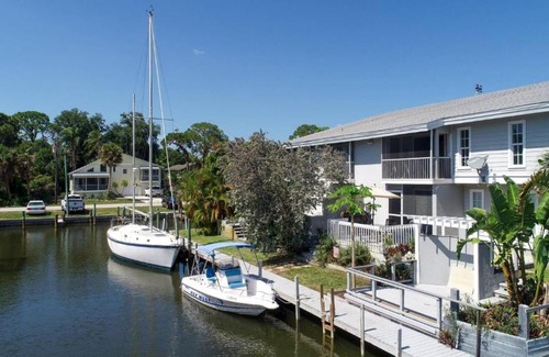 Grove City Villa | The Ultimate 2 Bedroom Condo on Charlotte Harbor, Orlando Condo 1005