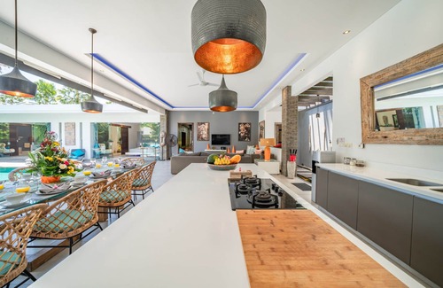Sunset Road Villa | The Ultimate 5 Star Holiday Villa in Seminyak with Private Pool and Fully Staffed, Bali Villa 2092
