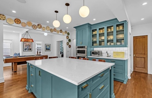 Asbury Park House | The Ultimate Beach House. Two blocks from Asbury Park beach! Dog-friendly.