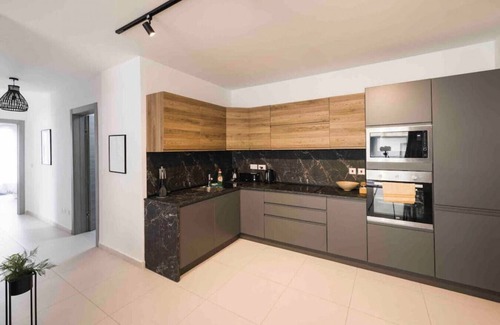 St. Julian's Condo | The Ultimate escape-3 bedroom apartment