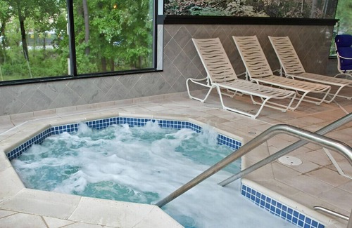 Danbury House | The Ultimate in Relaxation! Close to Danbury Fair