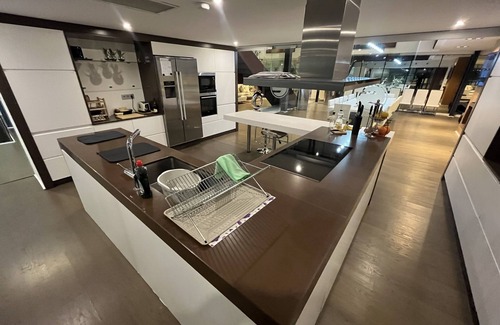 Gojar Villa | The Ultimate Villa Rental! Silverfield Villa AKA 'Tony Starks House'