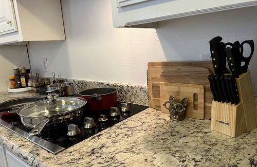 Uptown House | THE UPTOWN BUNGALOW-COVERED PARKING-Walkable Historic Neighborhood-PET FRIENDLY!