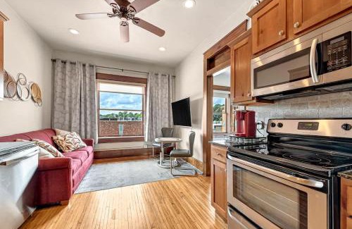 Siloam Springs House | The Uptown Suite at The Historic Connely Harrington