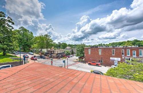 Siloam Springs House | The Uptown Suite at The Historic Connely Harrington