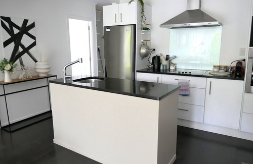 Herne Bay House | The Urban Haven - A serene city retreat, a lovely garden, close to trendy cafes.