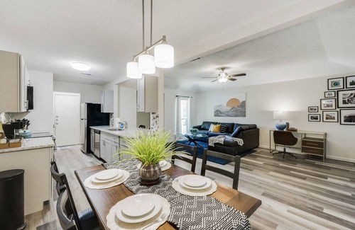 Fort Worth House | *The Urban Solace* Garage! Arcade! King Bed! 《NTFX》