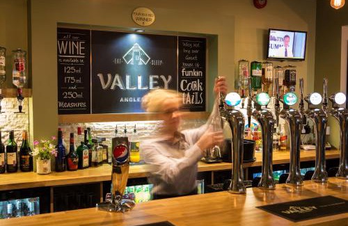Valley Hotel | The Valley Hotel, Anglesey