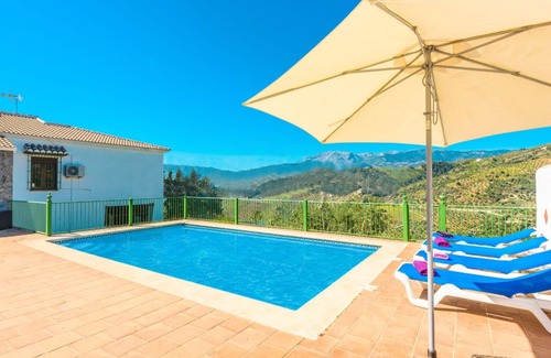 Alozaina Cottage | THE VALLEYS OF ANA: relax and comfort in the middle of nature.