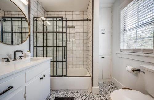 Denton Apartment | The Vanderbilt Mansion Apt 12 Near Downtown & TWU