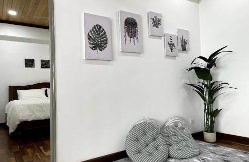 Sitiawan Apartment | The Venus - Spacious Wooden TOP Floor Apartment