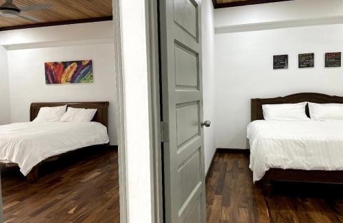 Sitiawan Apartment | The Venus - Spacious Wooden TOP Floor Apartment