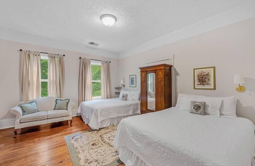 Senoia Hotel | The Veranda Historic Inn