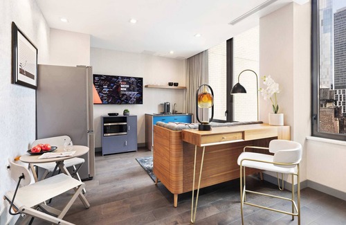 Koreatown Apartment | The Vibe on 5th IX Vibe 8758