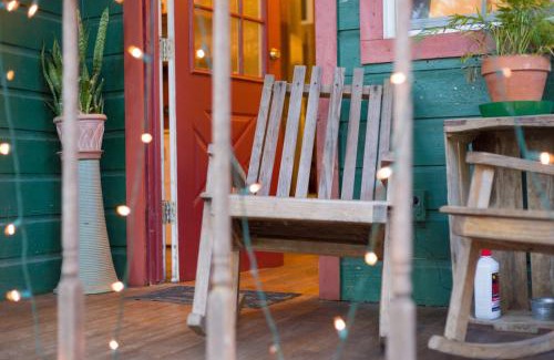 Marble Falls House | The Victorian Cottage at Creekside Camp & Cabins