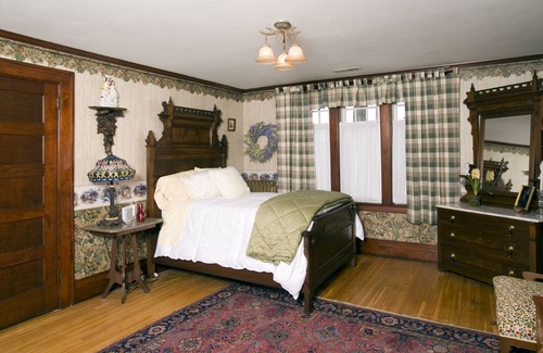 Bellevue Bed & Breakfast | The Victorian Tudor Inn