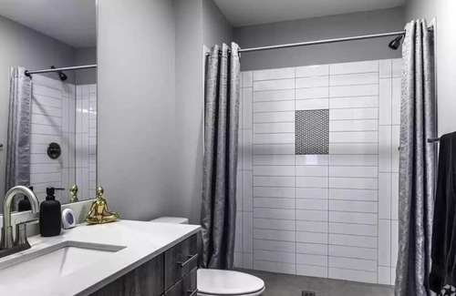 Midtown - Westport Apartment | The view - 2 bedroom 2 bath exclusive Loft in DTKC