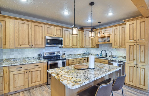 Evergreen Cabin | The View at Mountain Retreat By Red Rocks & Golden