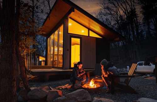 Peterstown Cabin | The View Glass Cabin at Four Fillies Lodge