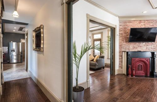 Anacostia House | The View in DC, Elegant, King Bed, Parking & Privacy