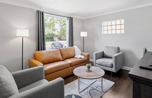Broadview House | The View w/ Game Room & Gym