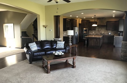 Sugarcreek House | The Villa at Black Gold | Golf Getaway | Amish Country Getaway