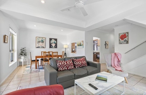 Coorparoo Villa | The Villa on Shire Comfort near Coorparoo Square