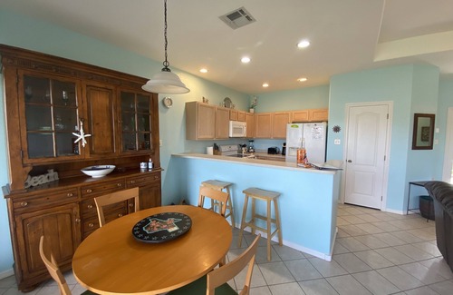 Laguna Vista Villa | The Villa on the pond - 52 GH