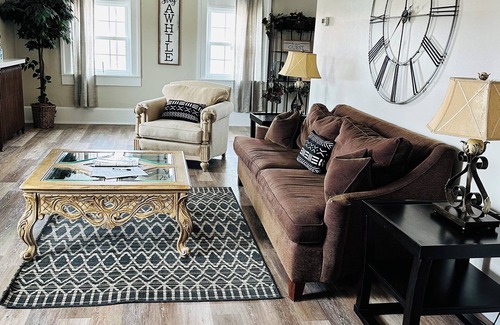 New London Apartment | The Village Loft - A Charming Boutique Loft in New London Ohio