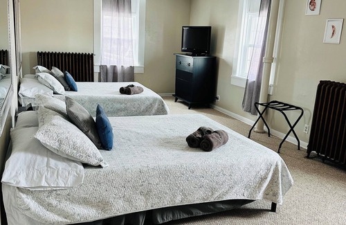 New London Apartment | The Village Loft - A Charming Boutique Loft in New London Ohio