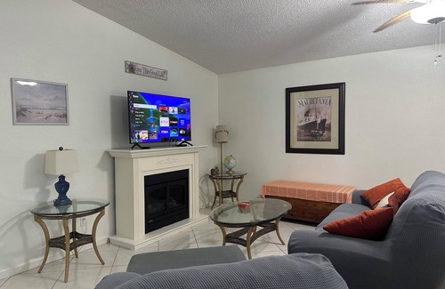 The Villages House | The Villages Beach House - Close to Spanish Springs Square
