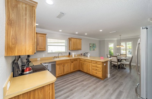 Winifred House | The Villages near Sumter Landing! Includes 4 seater golf cart.